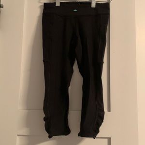 Cropped ivivva leggings